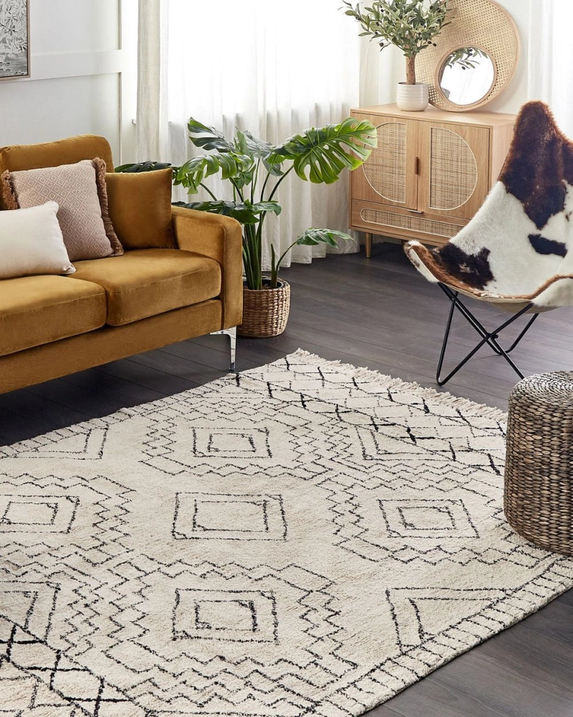 Tappeto in cotone beige e nero motivo azteco 140 x 200 cm camera da letto soggiorno