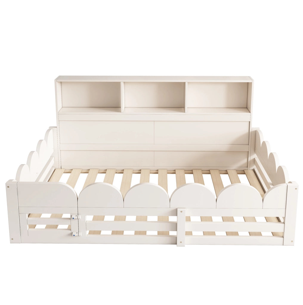 Letto a pavimento 140x200 cm con barriera; porta e scaffale in legno bianco