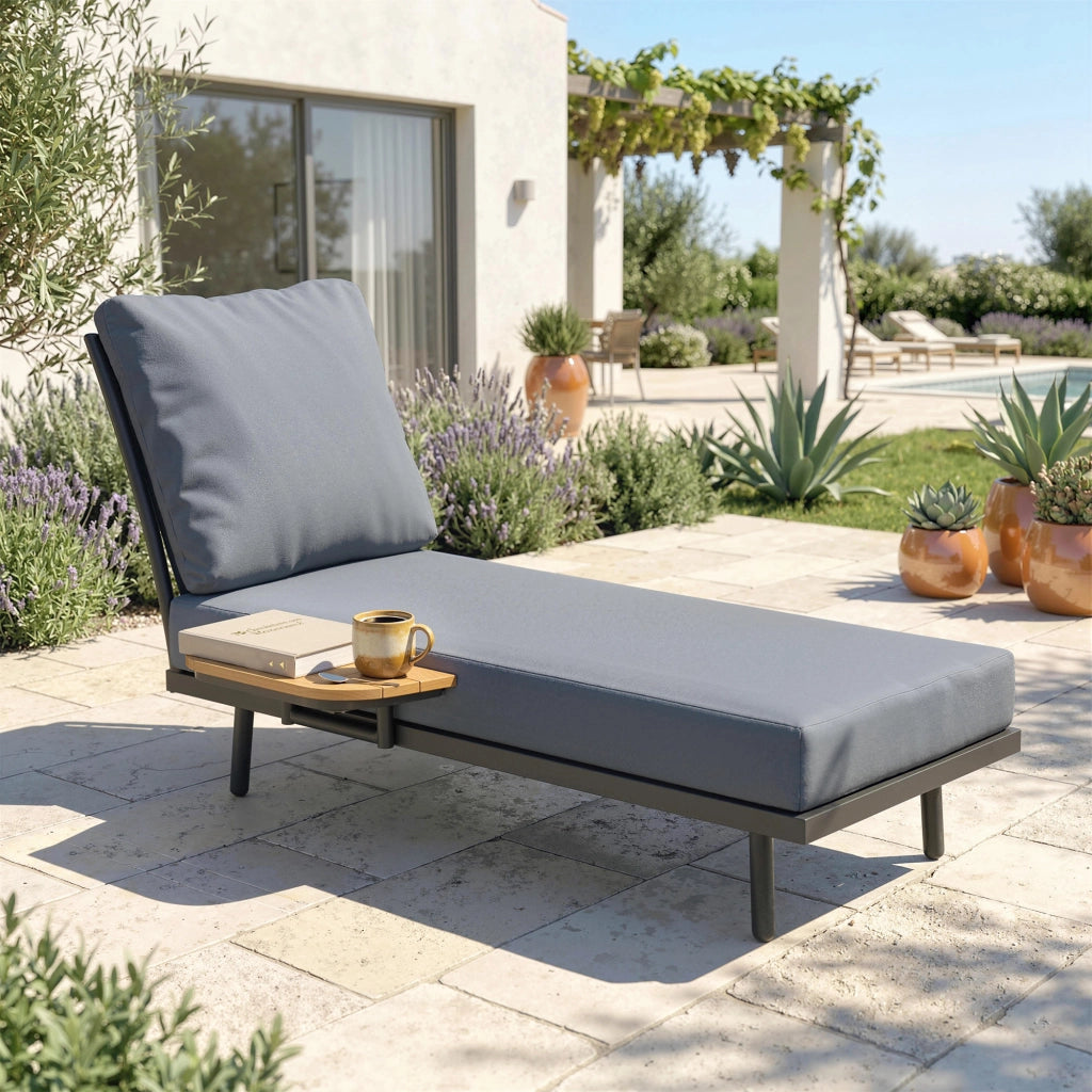Lettino Prendisole da Giardino ¨C Xylo ¨C con Cuscini e Ripiano Laterale Metallo Grigio 58x137x75cm