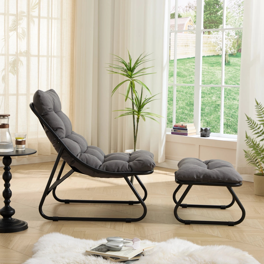 Sedia lounge da esterno con pouf, struttura in acciaio, cuscino grigio, stile moderno