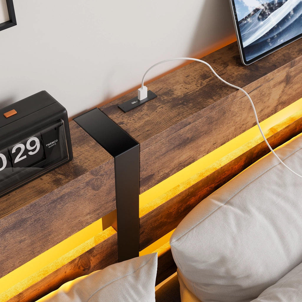 Letto matrimoniale 140×190 cm con 2 USB; LED RGB; ripiano testiera; struttura in metallo e legno; senza materasso; nero marrone