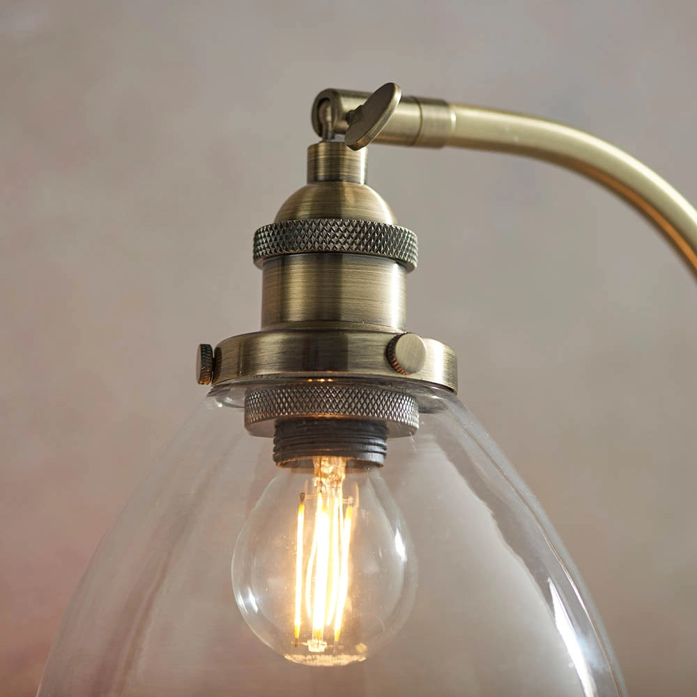 Lampada da tavolo industriale ottone antico E14 Endon