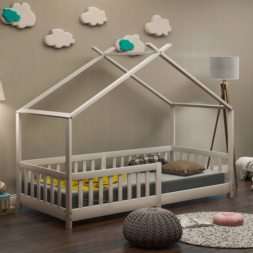"Vendita vietata in Germania" Bellissimo letto a casetta, letto per bambini, in legno massello con sponda e rete a doghe, con protezione anticaduta pe
