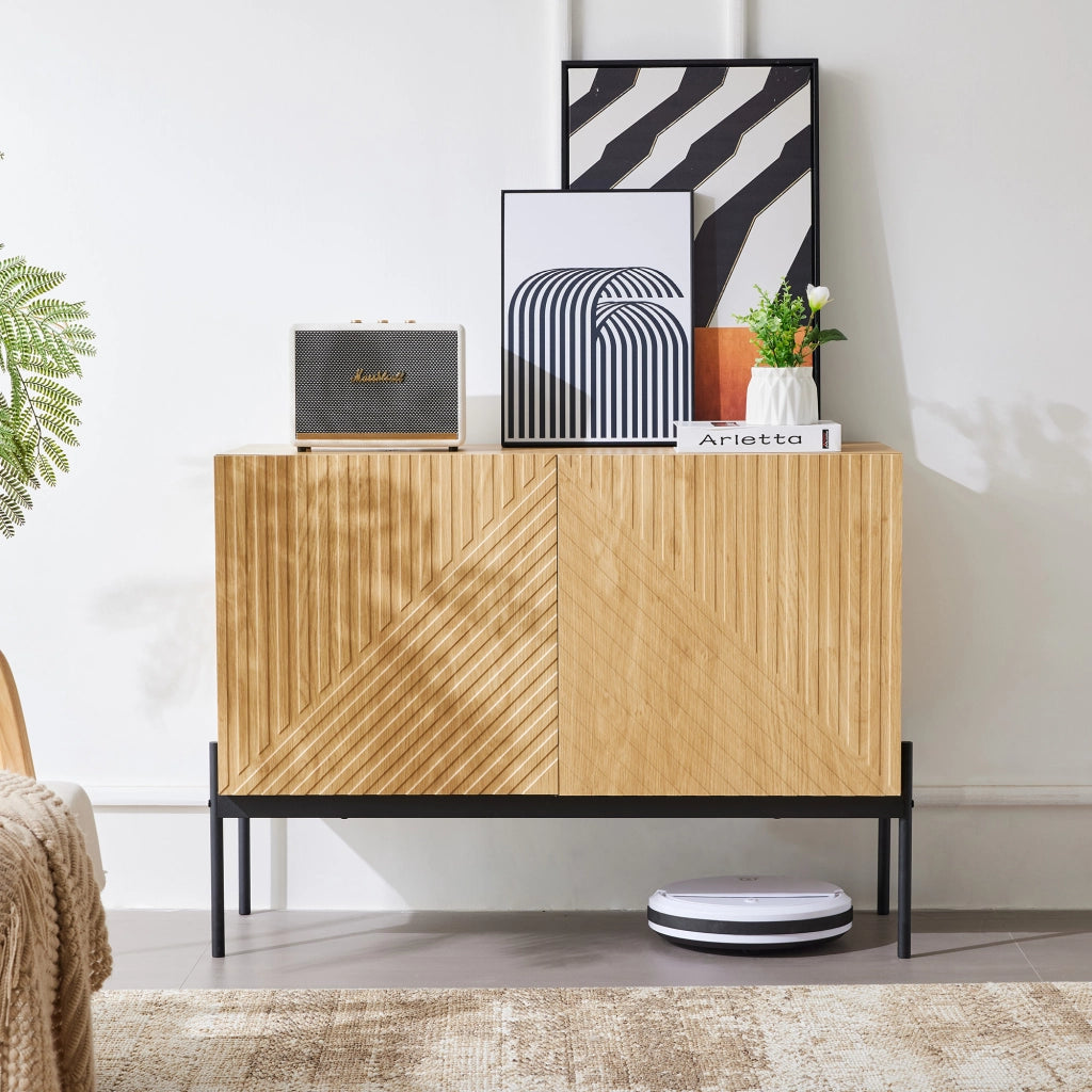 Credenza con 2 ante e ripiano regolabile; gambe in metallo - per soggiorno - 100x40x75 cm - naturale