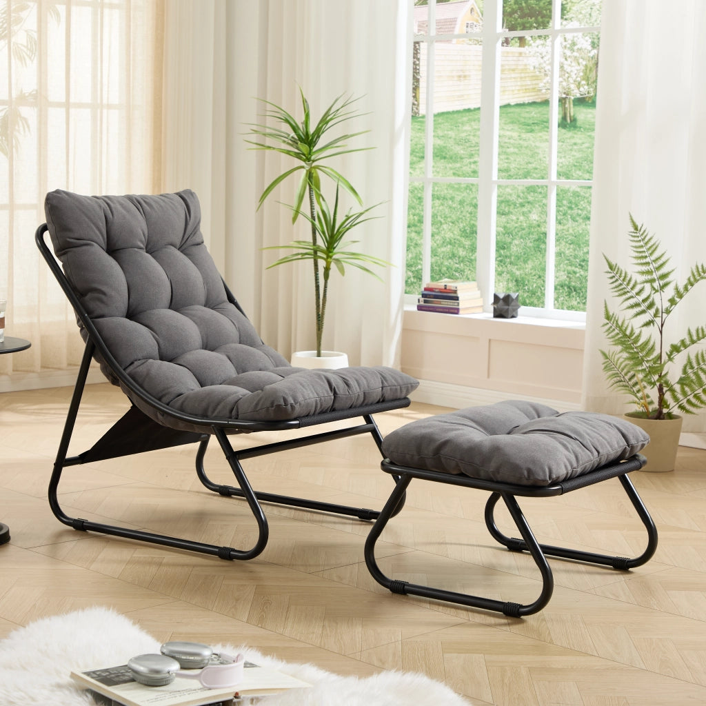 Sedia lounge da esterno con pouf, struttura in acciaio, cuscino grigio, stile moderno
