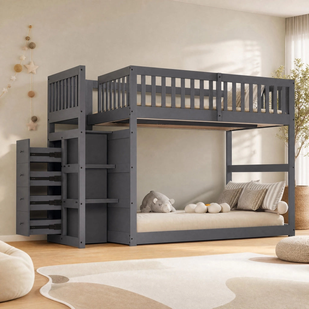 Letto a castello basso in legno 140x200 cm con scala e 4 cassetti; grigio