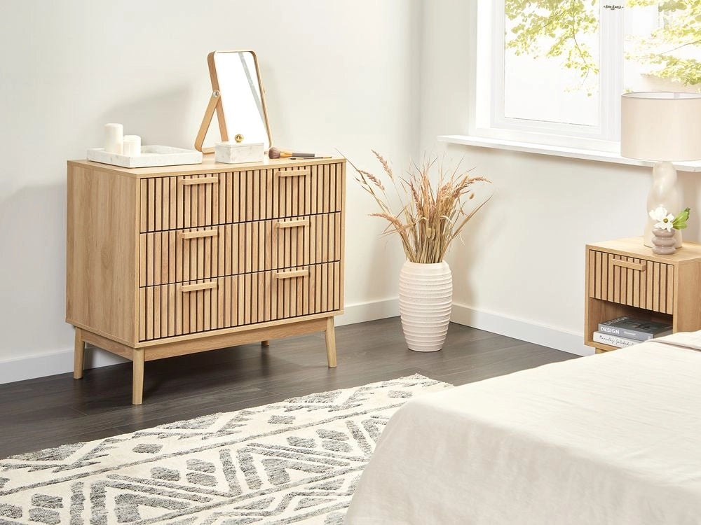 Cassettiera in legno chiaro MDF gambe in pino 3 cassetti finitura opaca Scandinavo