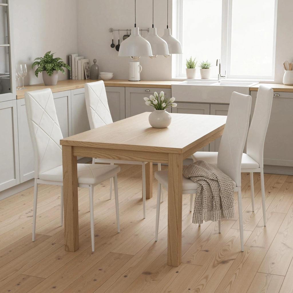 Set di 4 sedie da pranzo con schienale alto, rivestimento in similpelle e gambe in metallo ¨C Minimal ¨C Bianco