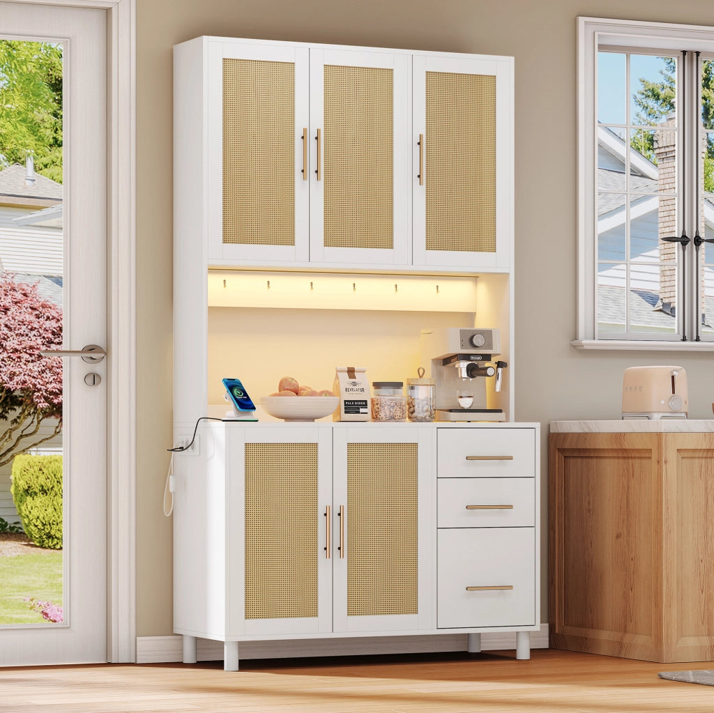 Credenza con luci LED; prese USB e prese elettriche in MDF bianco