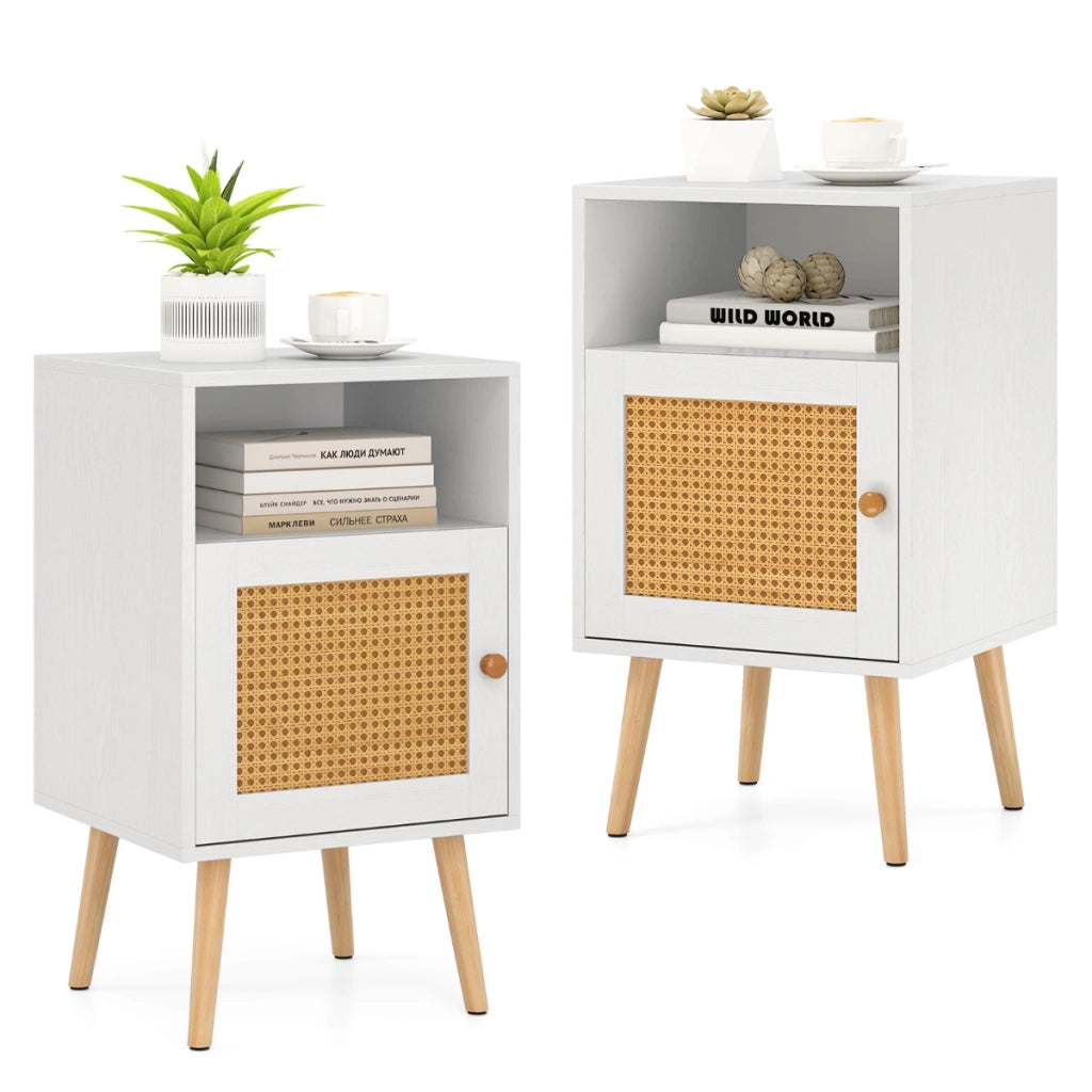 Set di 2 comodini in rattan con spazio di archiviazione, Tavolini con mensola aperta e porta decorata in rattan PE Bianco