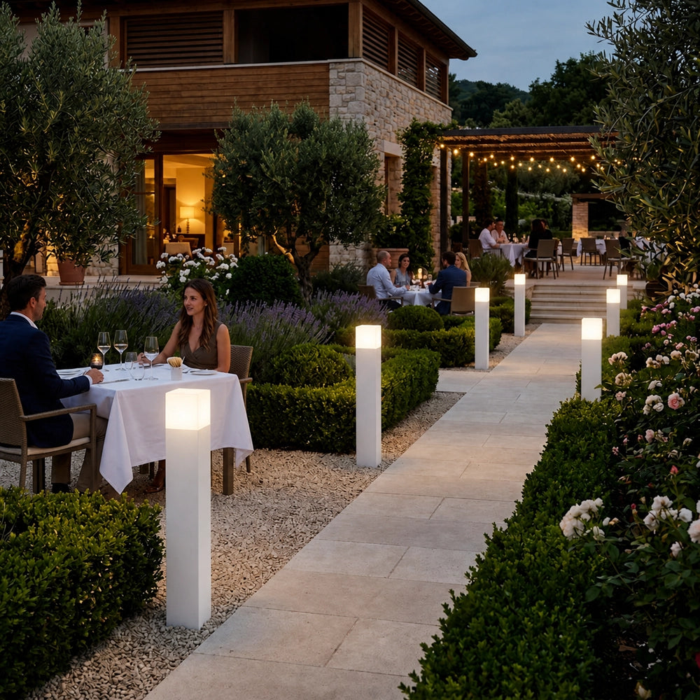 Lampioncino da Giardino E27 bianco 74 cm Paletto Luce Esterno Moderno per Vialetti e Ingressi Attacco E27 Alluminio Diffusore Opaco IP44