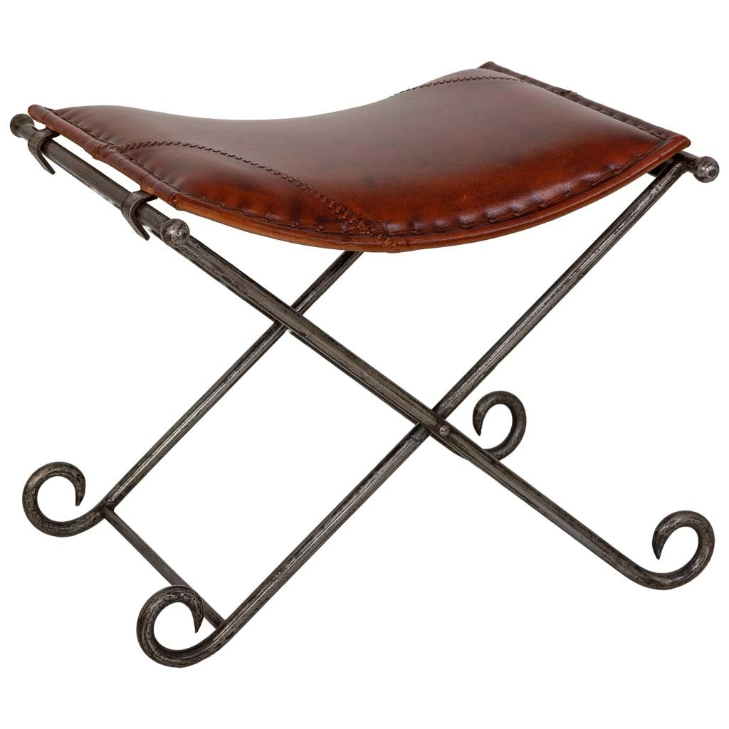 Sgabello marrone con gambe in metallo 50x45x45h cm