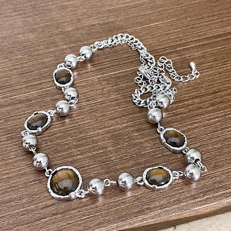 Collana fatta a mano con perline di pietra naturale, regalo di Natale o di compleanno.