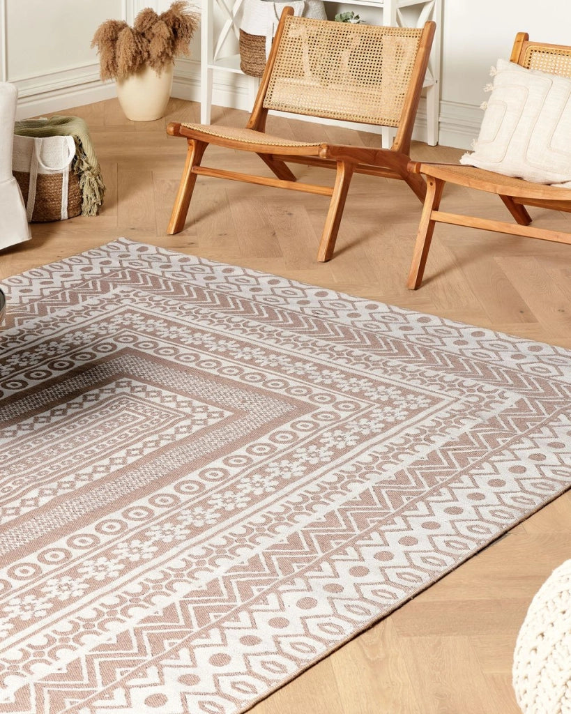 Tappeto moderno dal motivo geometrico 200 x 300 cm beige e bianco soggiorno camera da letto