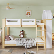 Letto a castello per bambini con scaffale a tre livelli, scaletta a tre gradini e spondina di sicurezza, 90x200 cm, bianco/naturale