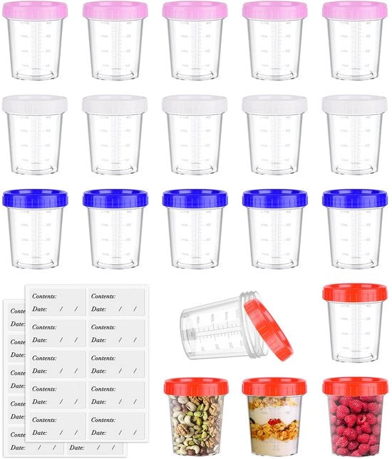 Collezione di 20 piccoli contenitori in plastica con coperchi e etichette di data, contenitori in plastica da 120 ml con coperchi per congelamento, contenitori a chiusura ermetica per yogurt, pudding e salse.