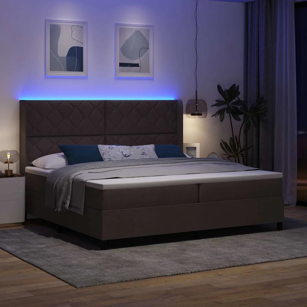 Letto a Sorgente LED Marrone Scuro 200 x 200 cm Tessuto