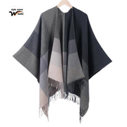 Nuovo scialle a quadri, cardigan/mantella da donna classico in jacquard con spacco e nappine, lavorato a maglia.