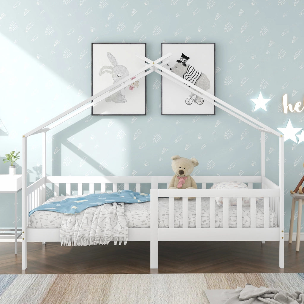 Letto casetta bambino 90×200 cm; con barriera di sicurezza e spazio sotto il letto; senza materasso; in legno massiccio bianco