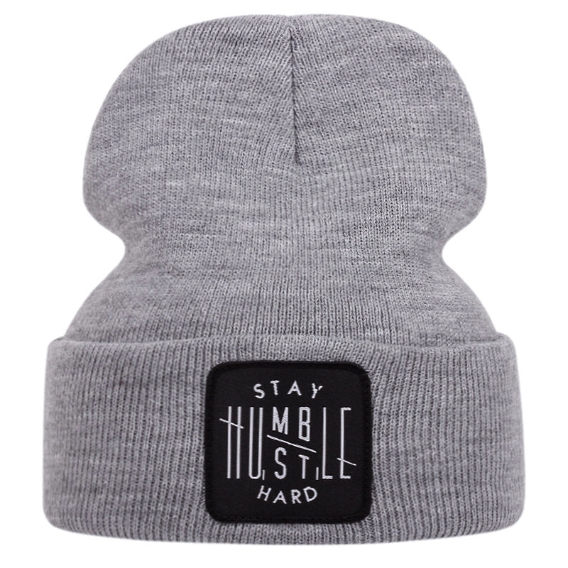 Cappelli lavorati a maglia ricamati STAY, caldi cappelli invernali lavorati a maglia, grigi