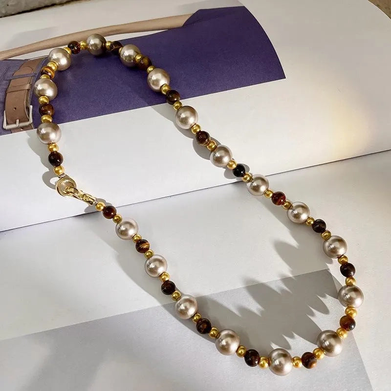 Collana fatta a mano con perle e pietre naturali di colori misti, regalo di Natale o di compleanno.