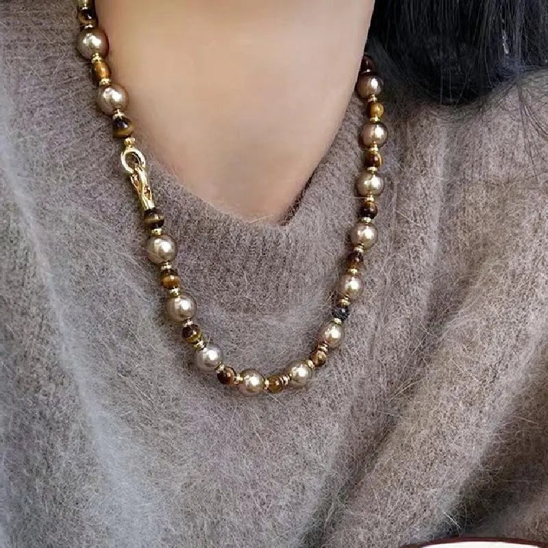 Collana fatta a mano con perle e pietre naturali di colori misti, regalo di Natale o di compleanno.