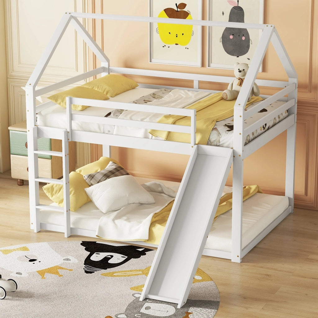 Letto a castello a casetta con scivolo e scala; doghe incluse; pino massello e MDF; bianco; 140x200 cm
