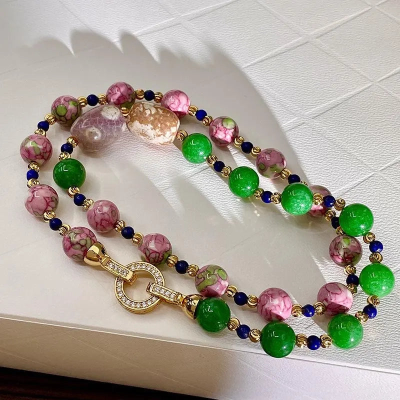 Collana fatta a mano con perline di lapislazzuli, agata, ceramica rosa e pietra naturale, regalo di Natale o compleanno.