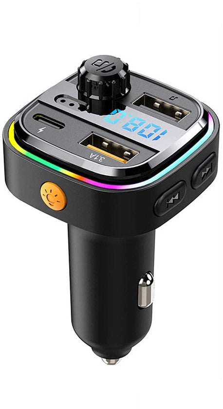 MP3 Bluetooth per auto con ricezione FM, display digitale e caricatore rapido.