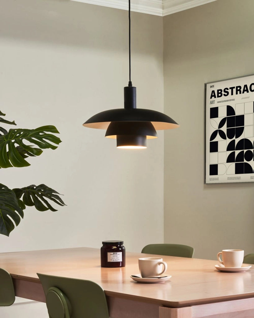 Lampada a sospensione in metallo nero con design a gradini in stile metà secolo