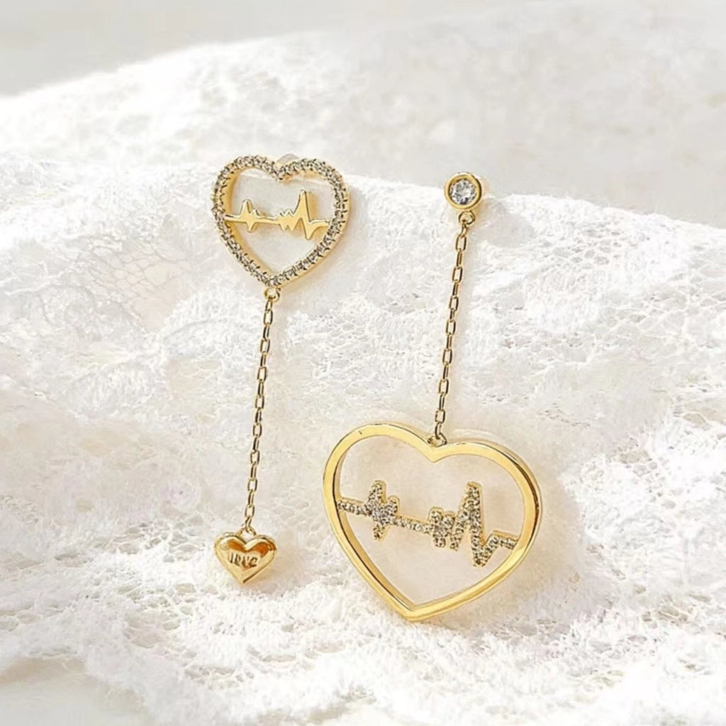 Orecchini a perno a forma di battito cardiaco con zirconi micro-dipinti in argento sterling S925 - Orecchini asimmetrici a forma di cuore con design a elettrocardiogramma