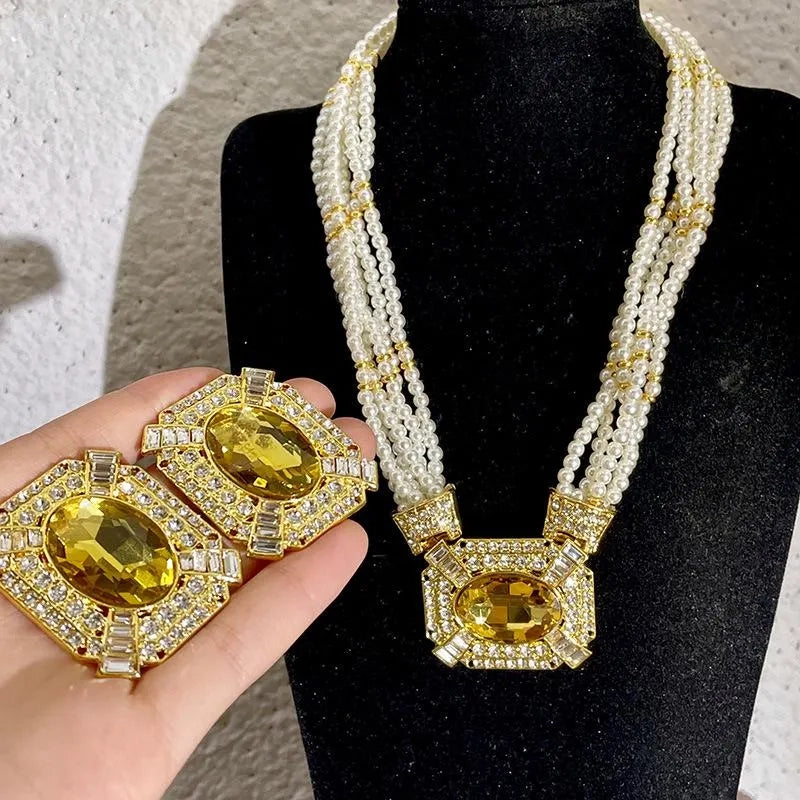 Collana e orecchini vintage fatti a mano con pendente multistrato di perle e cristalli, regalo di Natale per donna, regalo di compleanno