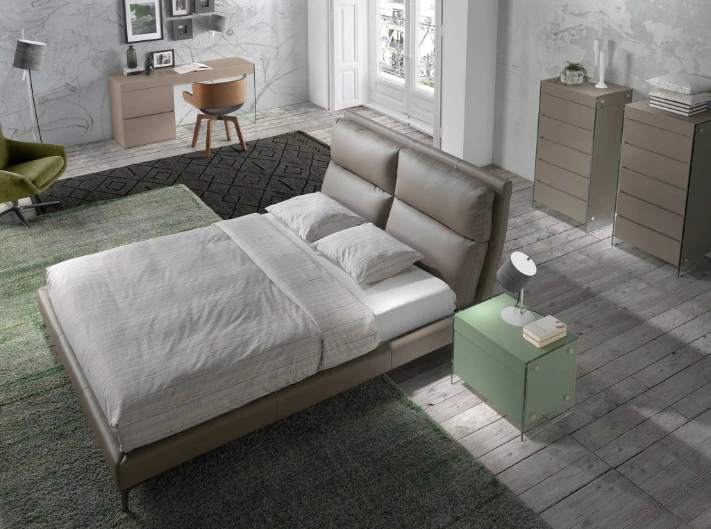 Letto in similpelle color visone