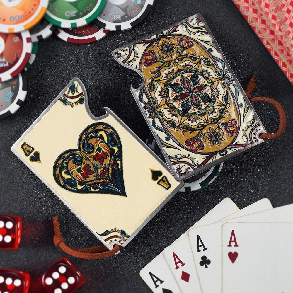 Apribottiglie KADAX in metallo con asso di cuori e carta regalo da poker.