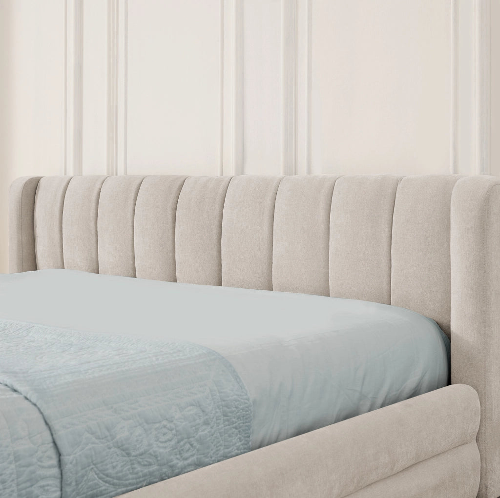 Letto matrimoniale 140x200 cm con 4 cassetti; porta USB; in chenille beige