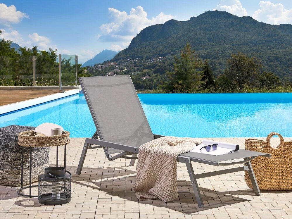 Lettino prendisole grigio struttura in acciaio sedile in tessuto schienale regolabile resistente ai raggi UV mobili da esterno