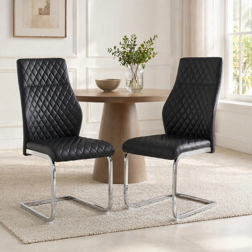 Set 2 sedie da pranzo con motivo trapuntato a rombi, schienale alto, seduta imbottita, struttura in metallo nero e argento