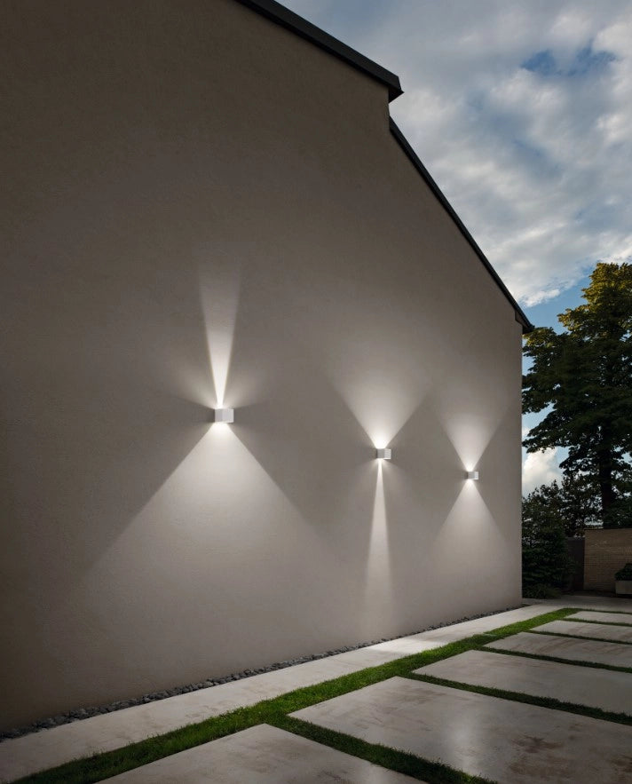 APPLIQUE DA ESTERNO A LED CUBE BIANCO 3000K 720LM 10W 10X10X10CM IP65