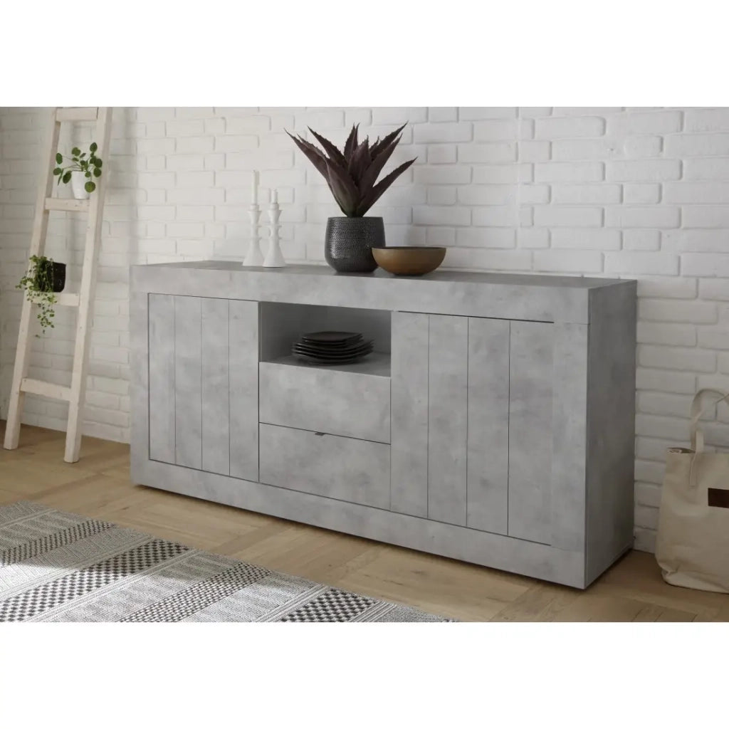 Buffet a 2 ante battenti e 2 cassetti in legno, colore cemento, collezione URBAN