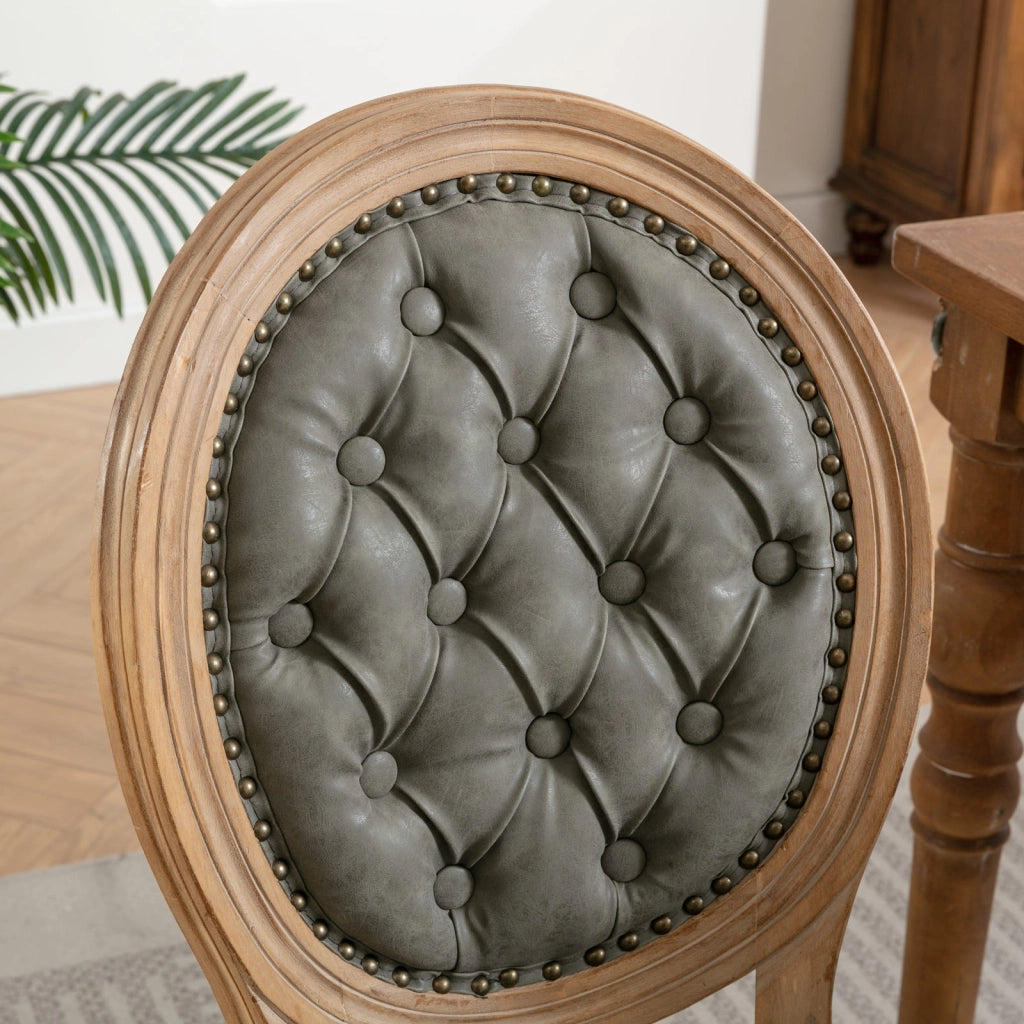 Set di 2 sedie da pranzo in stile country francese, struttura in legno massello anticato, schienale ovale completamente trapuntato a mano, rivestiment