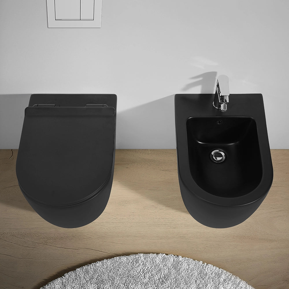 Sanitari Filomuro in ceramica nera opaca con copriwc e scarico a tornado Tokyo