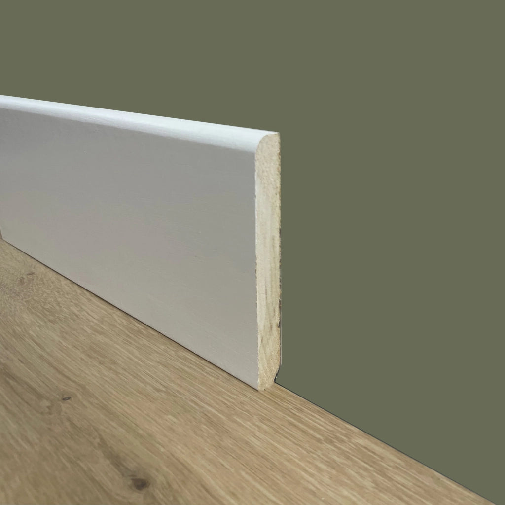 100 metri lineari di Battiscopa in Legno Massello alto BC - 120x13mm  Laccato Bianco
