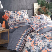 Set di coperte da letto in 100% cotone popeline, 1x coperta da letto 135 x 200 cm + 1x cuscino coprente 80 x 80 cm, con chiusura a cerniera, disegno geometrico moderno in grigio, arancione e antracite.