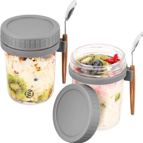 Set di Overnight Oats in Bicchieri di Vetro a Mason con Muesli e Avena