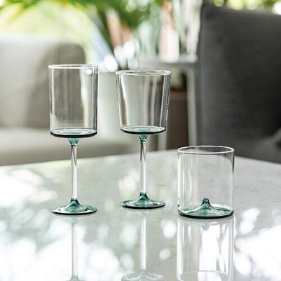 Discobolo Calice da Vino Rosso in Vetro Borosilicato Soffiato a Mano, Set da 4 Pezzi, Capacità 46,5 cl, Design con Fondello Verde Lago Elegante