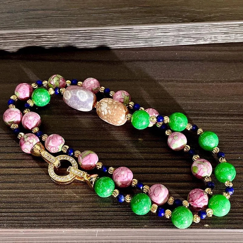 Collana fatta a mano con perline di lapislazzuli, agata, ceramica rosa e pietra naturale, regalo di Natale o compleanno.