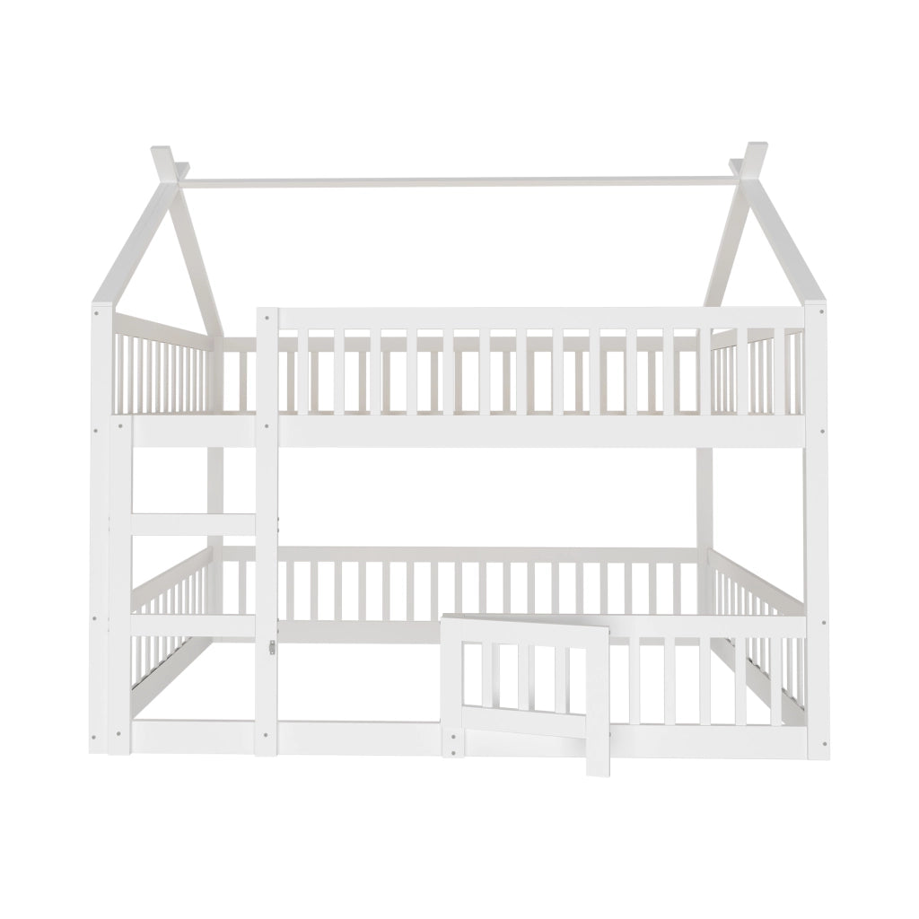 Letto a castello in legno massello con scala; porta e ripiani; bianco; 140x200 cm