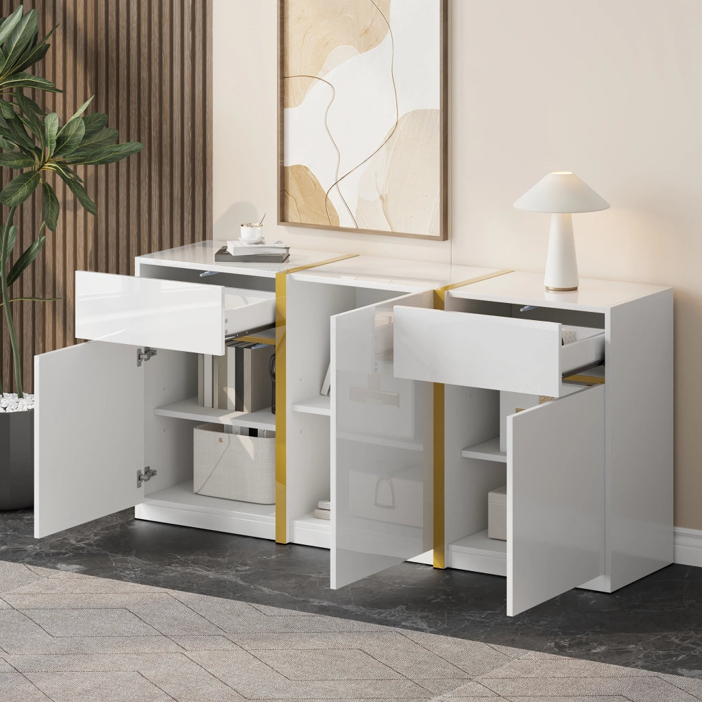 Credenza lucida, 3 ante e 2 cassetti, mobile da ingresso, finiture dorate, bianco