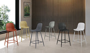 Sgabello Frida in Polipropilene Grigio Chiaro con Gambe in Metallo Nero, Design Scandinavo, Seduta Ergonomica - Om/Frida