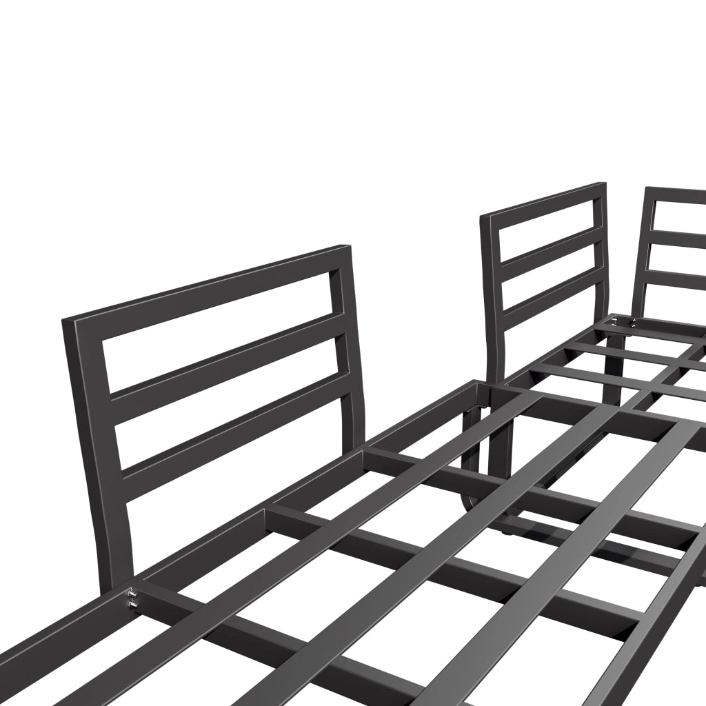 Set lounge da giardino 5 posti con 2 tavolini impilabili in ferro grigio con cuscini inclusi